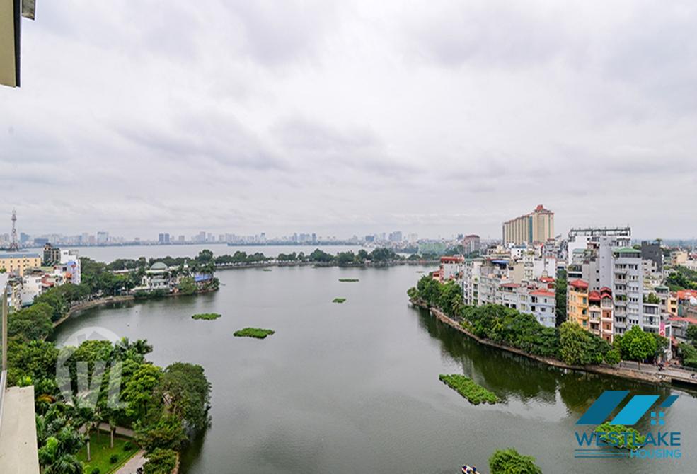 Lake view 3 bedrooms apartment for rent in Truc Bach area