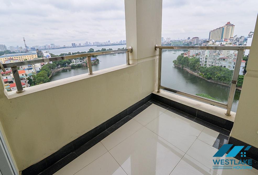 Lake view 3 bedrooms apartment for rent in Truc Bach area