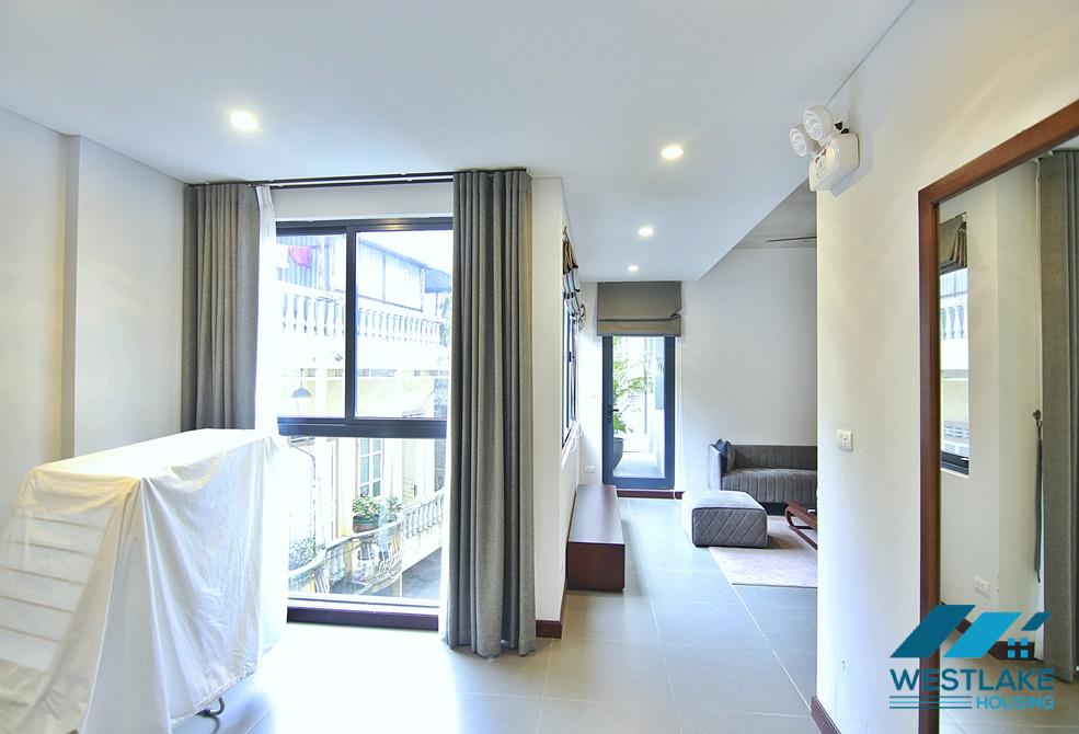 Good quality and beautiful 02 bedrooms apartment for rent on Tu Hoa Street, Tay Ho, Ha Noi
