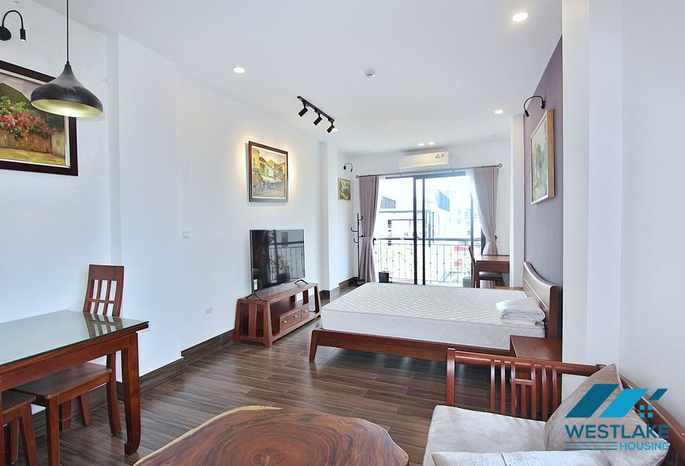 Newly and bright studio for rent in Trinh cong son, Tay ho, Ha noi