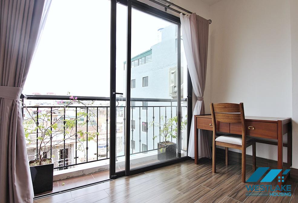 Newly and bright studio for rent in Trinh cong son, Tay ho, Ha noi