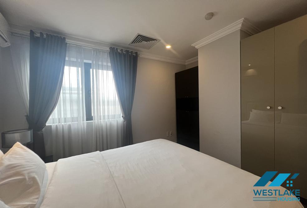Cho thuê căn hộ 3 phòng ngủ view hồ tại Trúc Bạch, Ba Đình.