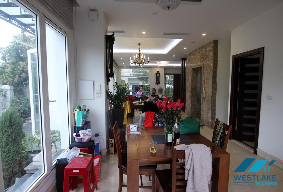 First rate villa for rent in Vinhomes riverside Long Bien