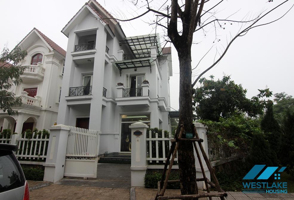 First rate villa for rent in Vinhomes riverside Long Bien
