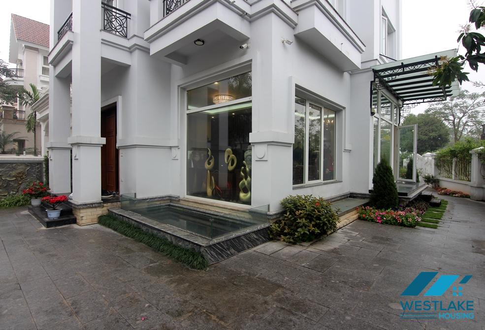 First rate villa for rent in Vinhomes riverside Long Bien