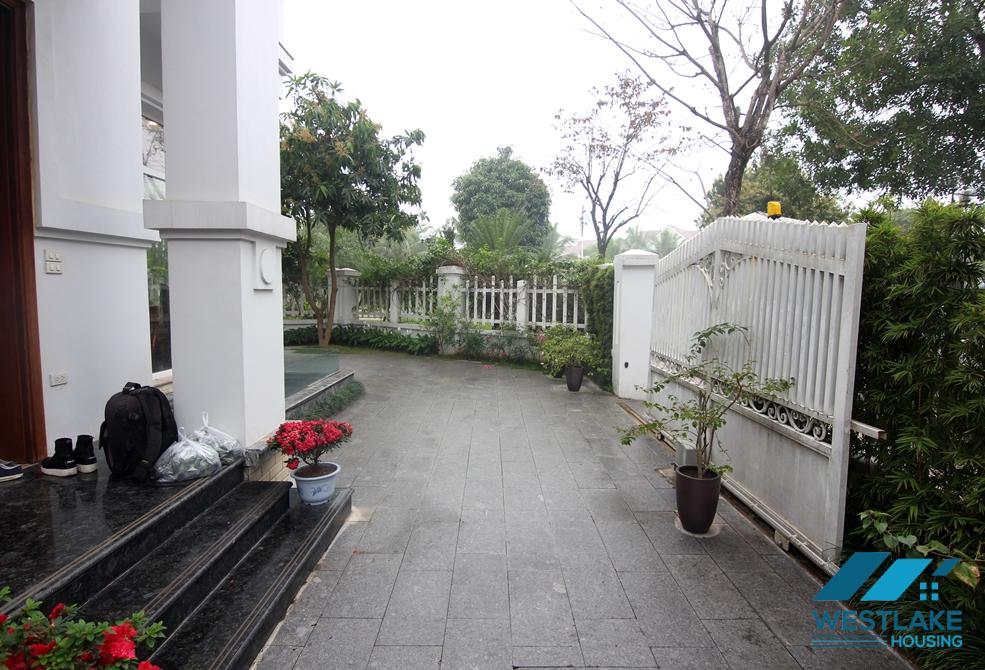 First rate villa for rent in Vinhomes riverside Long Bien