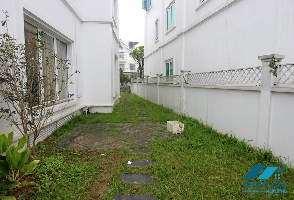 Newly renovated modern villa for rent in Vinhomes Riverside Long Bien