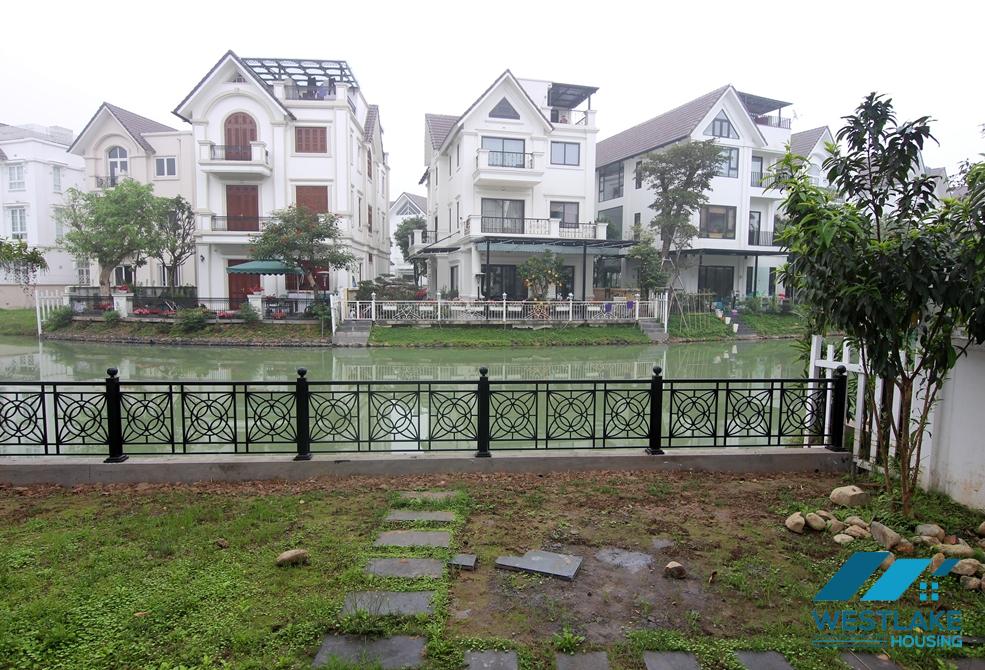 Newly renovated modern villa for rent in Vinhomes Riverside Long Bien