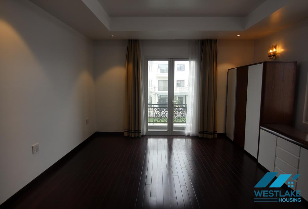 Newly renovated modern villa for rent in Vinhomes Riverside Long Bien