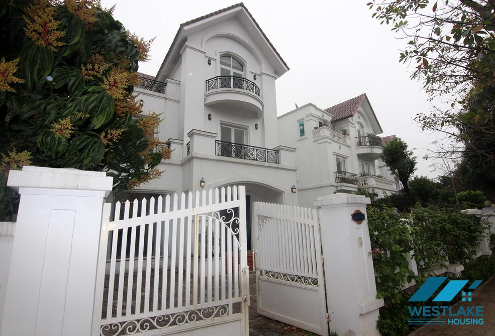 Newly renovated modern villa for rent in Vinhomes Riverside Long Bien