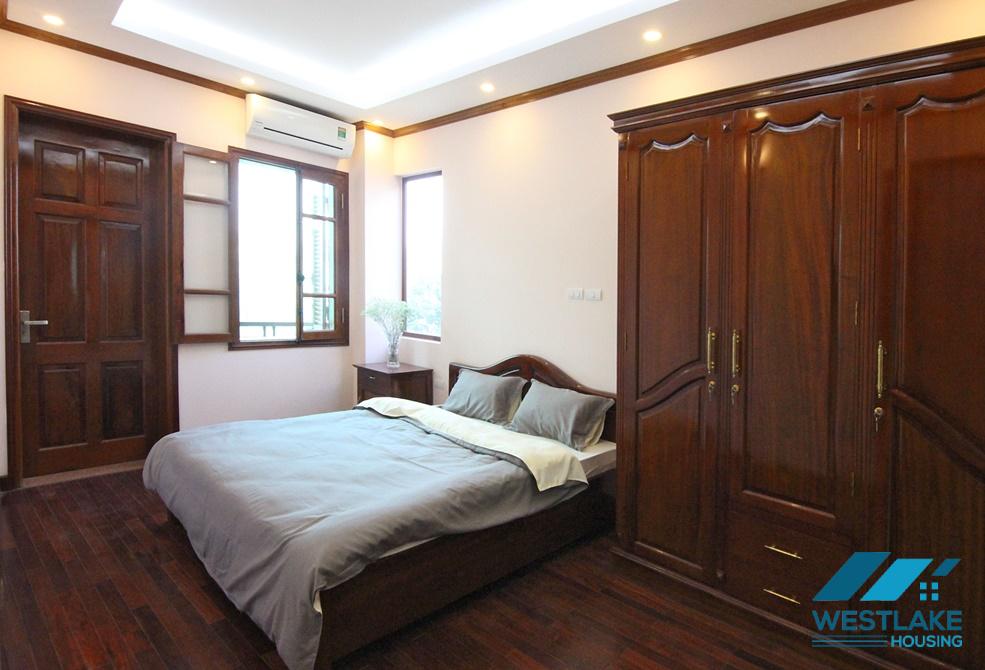 A lakeside 2 bedroom apartment for rent in Trich sai, Tay ho