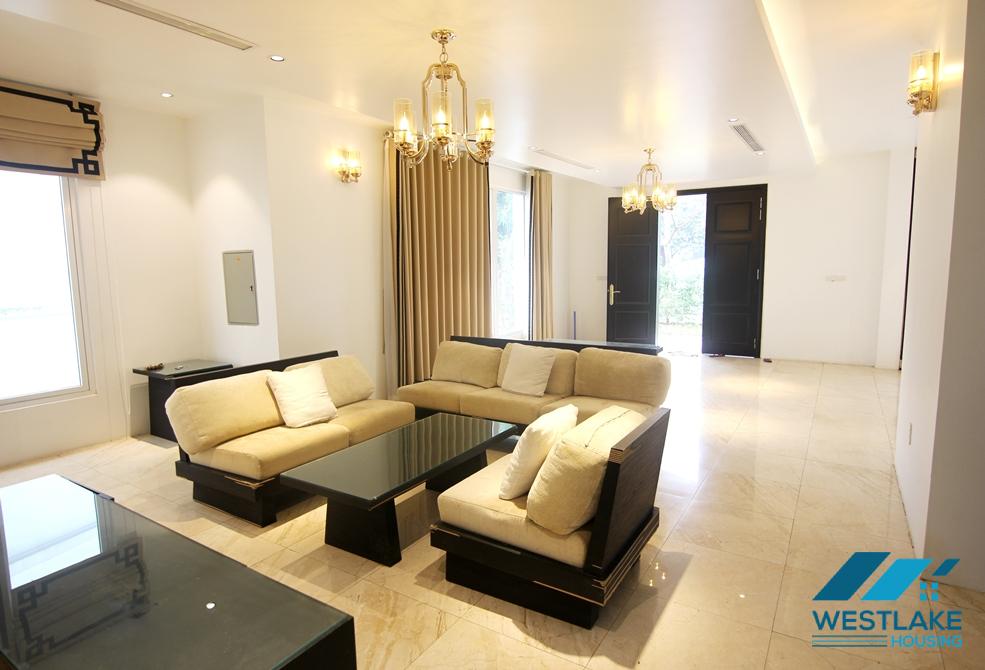 Biệt thự cho thuê tại khu Hoa Phượng Vinhomes Riverside Long Biên.