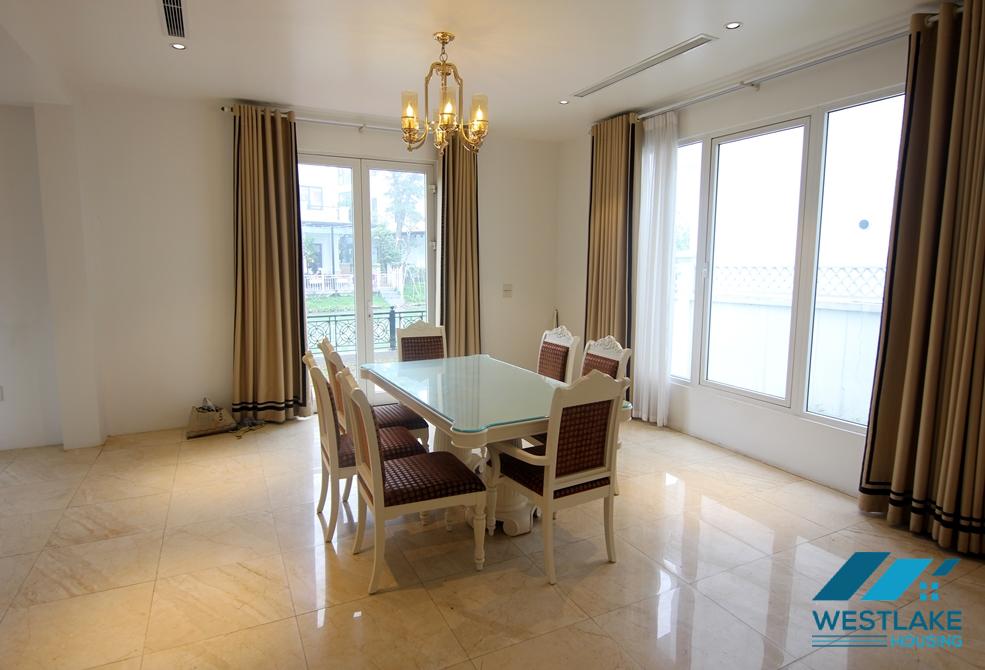 Biệt thự cho thuê tại khu Hoa Phượng Vinhomes Riverside Long Biên.