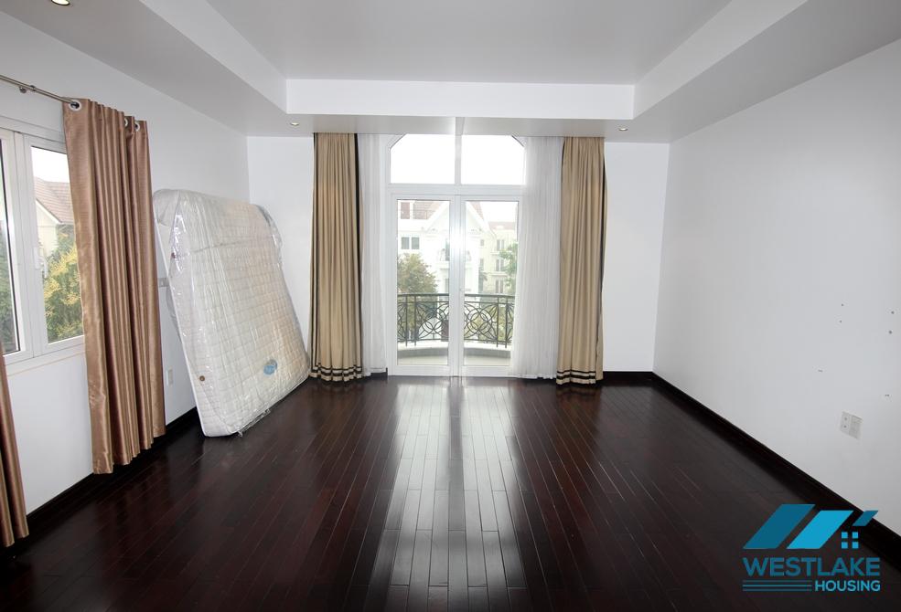 Biệt thự cho thuê tại khu Hoa Phượng Vinhomes Riverside Long Biên.