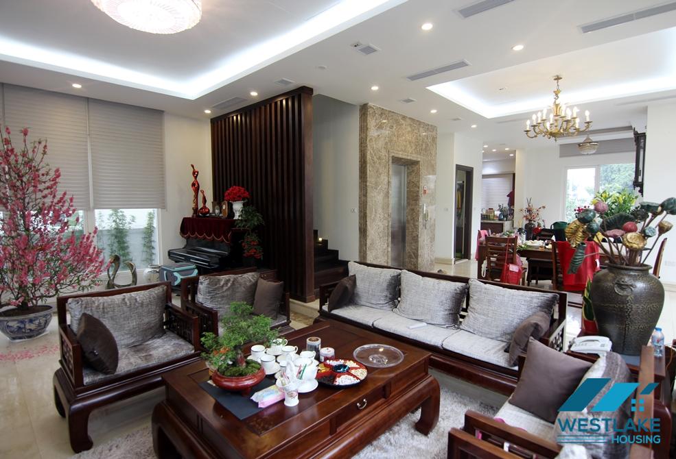 Biệt thự đẹp cho thuê tại Vinhomes riverside Long Biên.