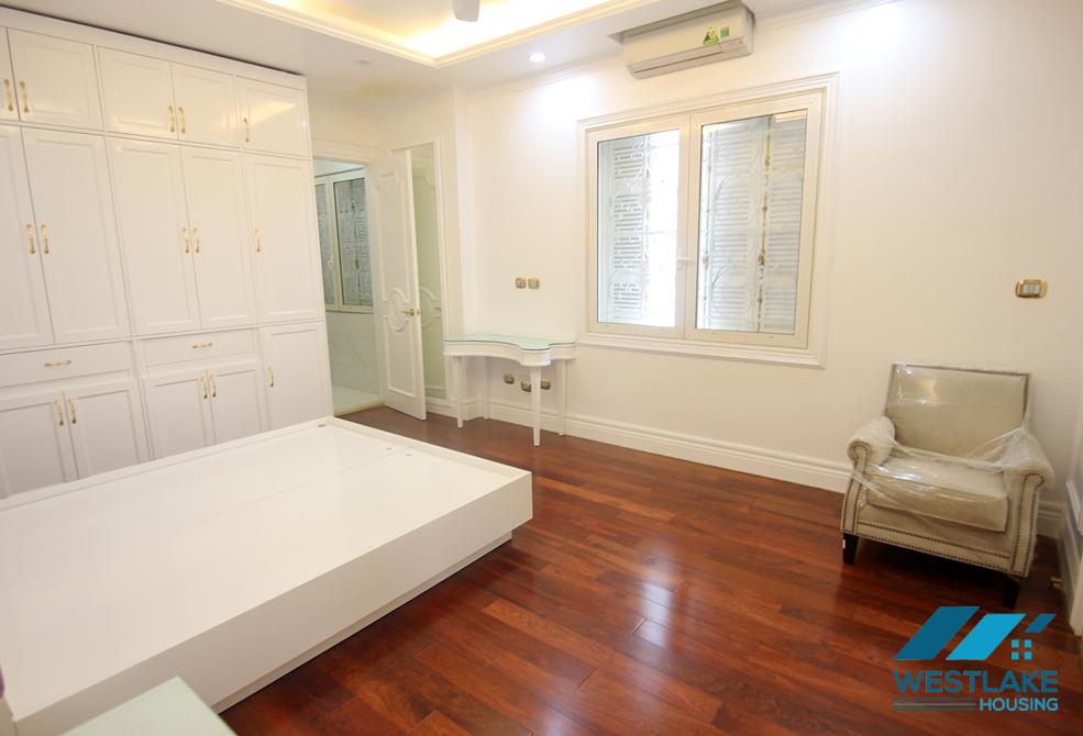 Biệt thự sang trọng cho thuê tại Vinhomes riverside Long Biên