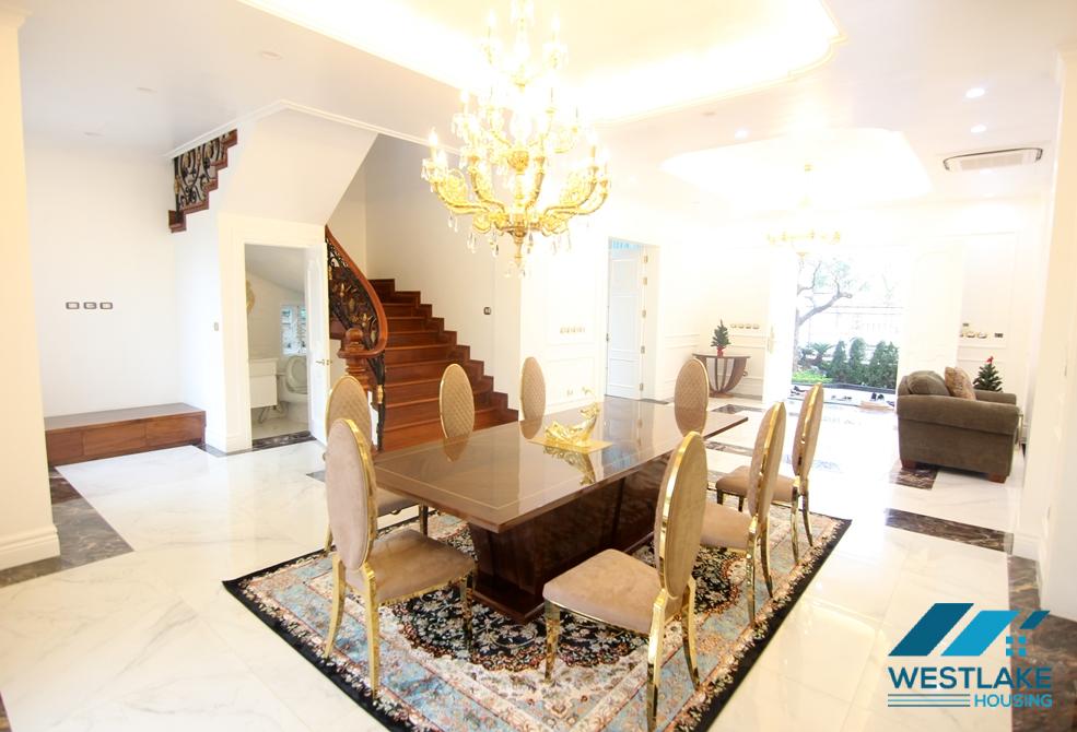 Biệt thự sang trọng cho thuê tại Vinhomes riverside Long Biên