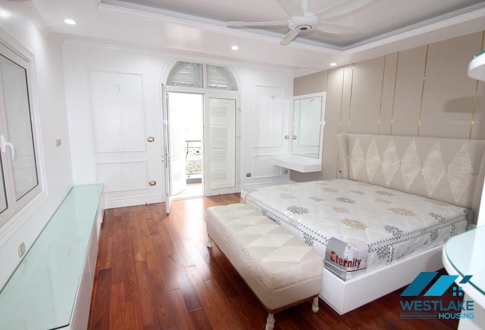Biệt thự sang trọng cho thuê tại Vinhomes riverside Long Biên