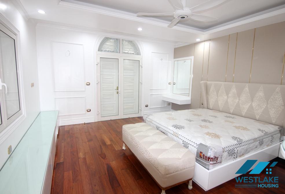 Biệt thự sang trọng cho thuê tại Vinhomes riverside Long Biên