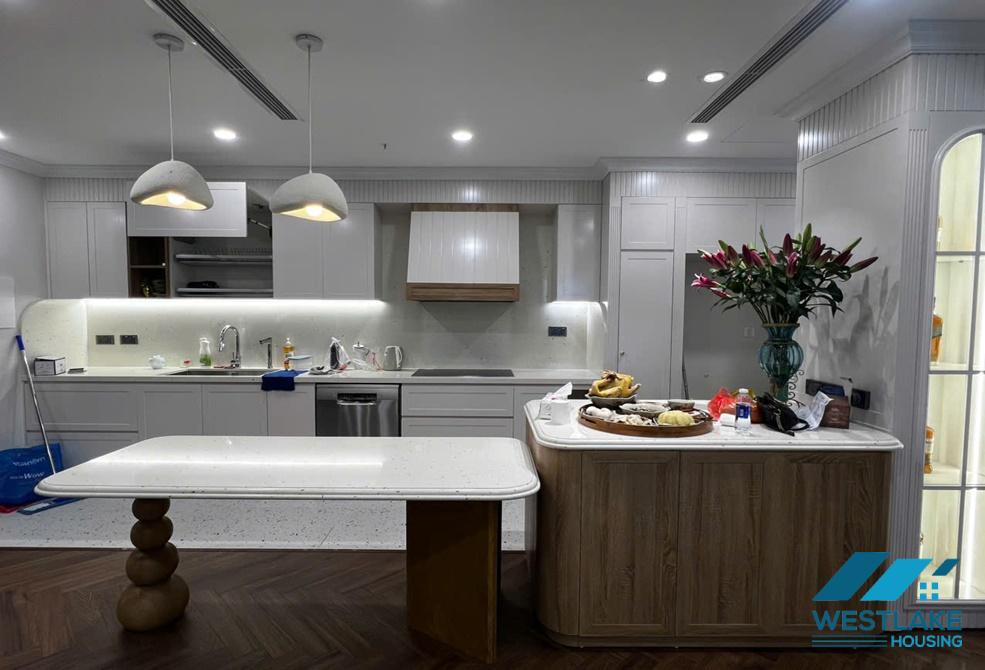 Cho thuê căn hộ Penthouse tại tòa nhà One 18 Ngọc Lâm