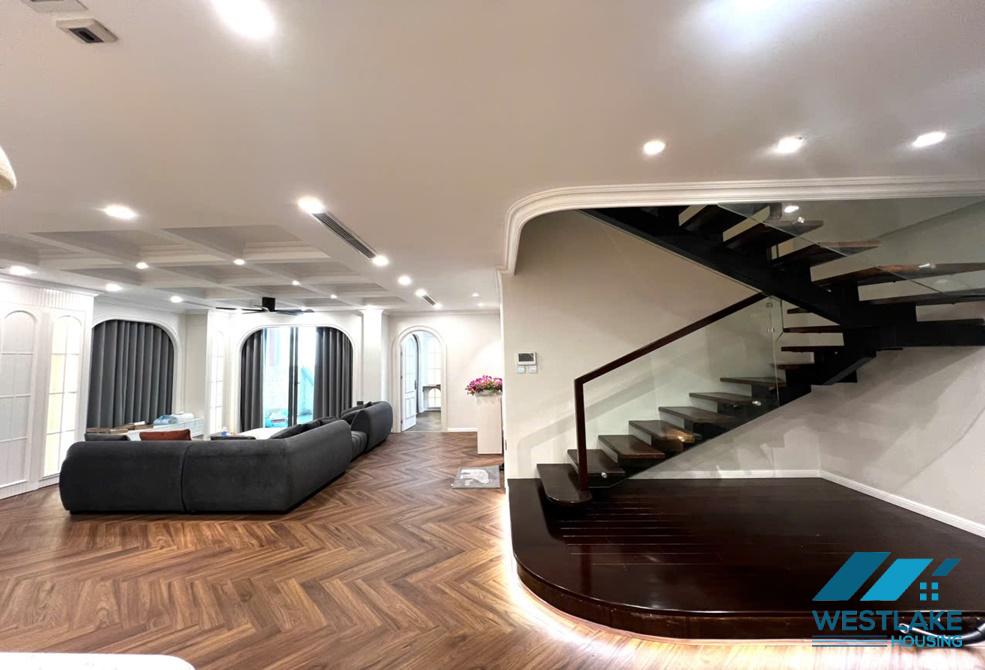 Cho thuê căn hộ Penthouse tại tòa nhà One 18 Ngọc Lâm