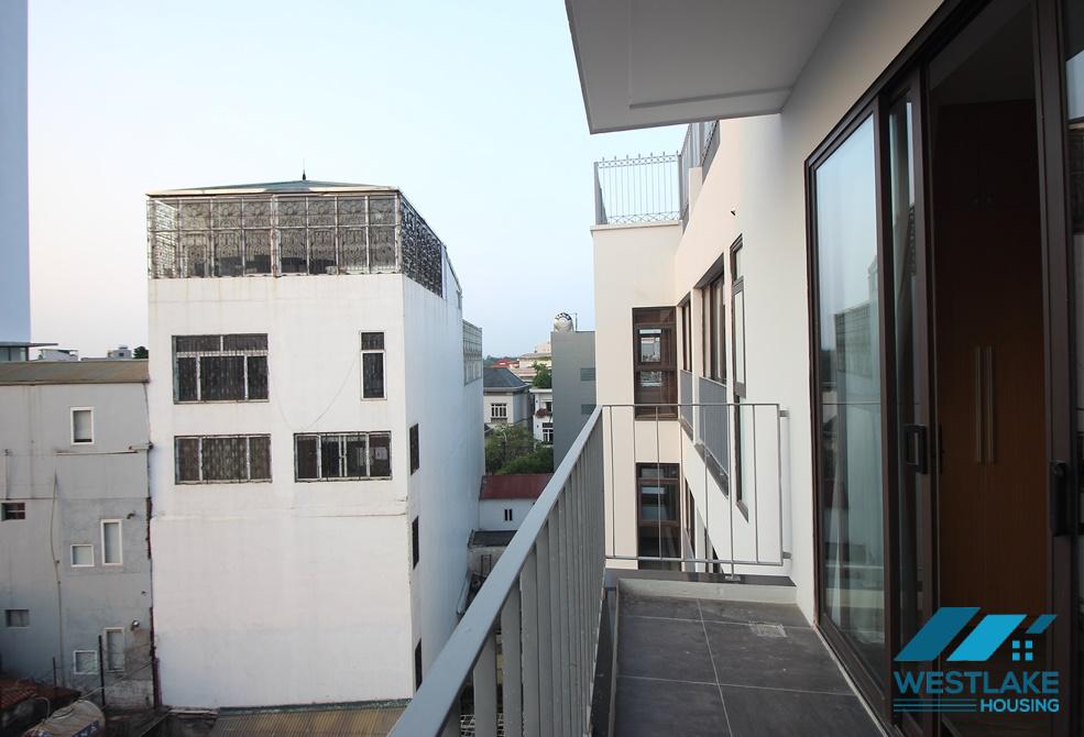 Cho Thuê Căn Hộ 2 Phòng Ngủ Rông Đẹp, Nhiều Ánh Sáng Tự Nhiên Ở Tây Hồ