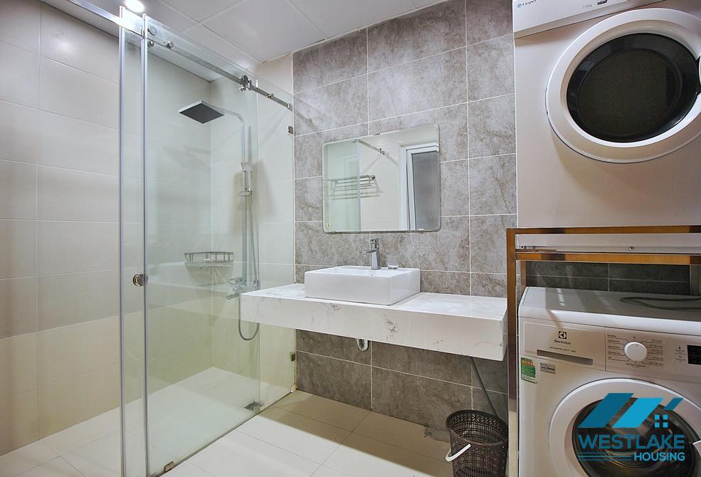 Large 02 bedrooms apartment for rent in Nhat Chieu st, Tay Ho District