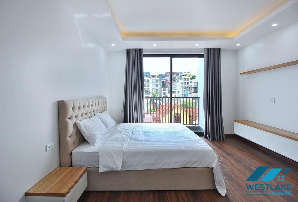 A bright and beautiful 02 bedrooms apartment for rent in Tay Ho, Ha Noi