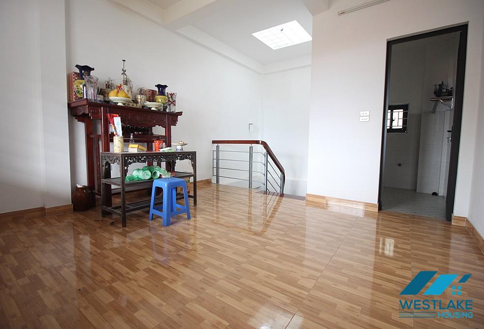 Nice house for rent in Tay Ho with spacious bedrooms and top terrace