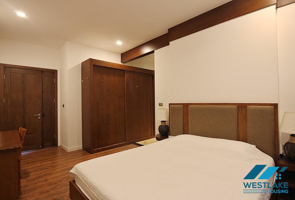 Cho Thuê Căn Hộ 3 Phòng Ngủ Rộng Đẹp Trên Phố Đặng Thai Mai, Tây Hồ