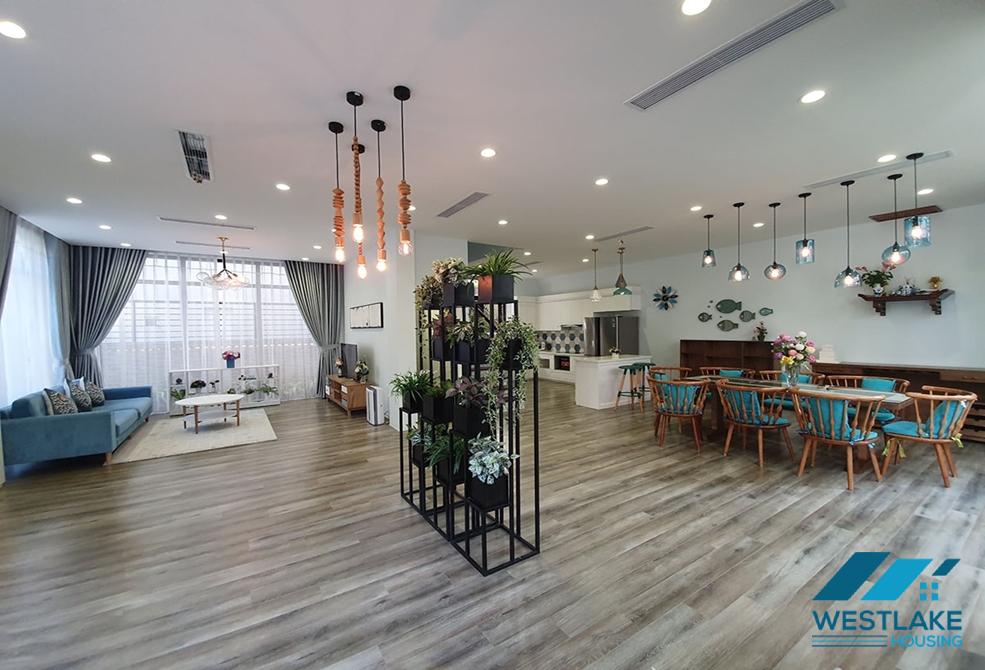 Biệt thự mới và hiện đại năm phòng ngủ cho thuê tại Vinhome Riverside Long Biên