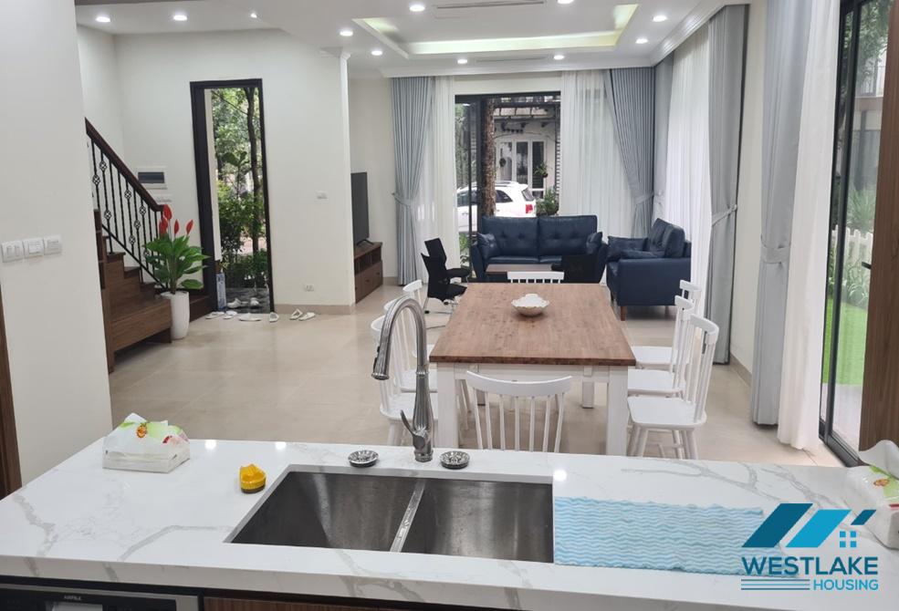 Nhà đẹp có sân vườn rộng cho thuê tại Ecopark, Long Biên Nhà đẹp có sân vườn rộng cho thuê tại Ecopark, Long Biên