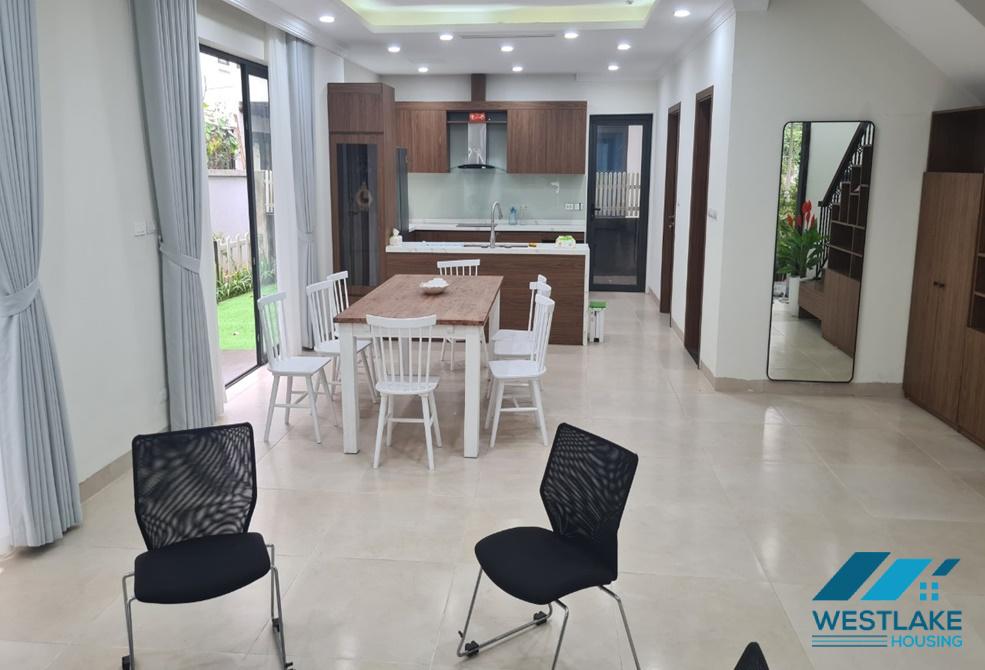 Nhà đẹp có sân vườn rộng cho thuê tại Ecopark, Long Biên Nhà đẹp có sân vườn rộng cho thuê tại Ecopark, Long Biên