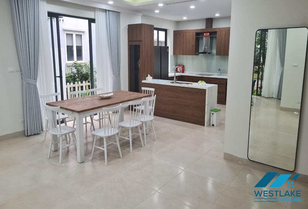Nhà đẹp có sân vườn rộng cho thuê tại Ecopark, Long Biên Nhà đẹp có sân vườn rộng cho thuê tại Ecopark, Long Biên
