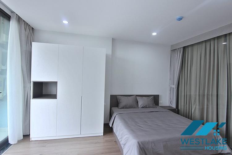 Cho Thuê Căn Hộ 2 Phòng Ngủ Đẹp, Sáng Thoáng View Hồ Tại Phố Trịnh Công Sơn, Tây Hồ