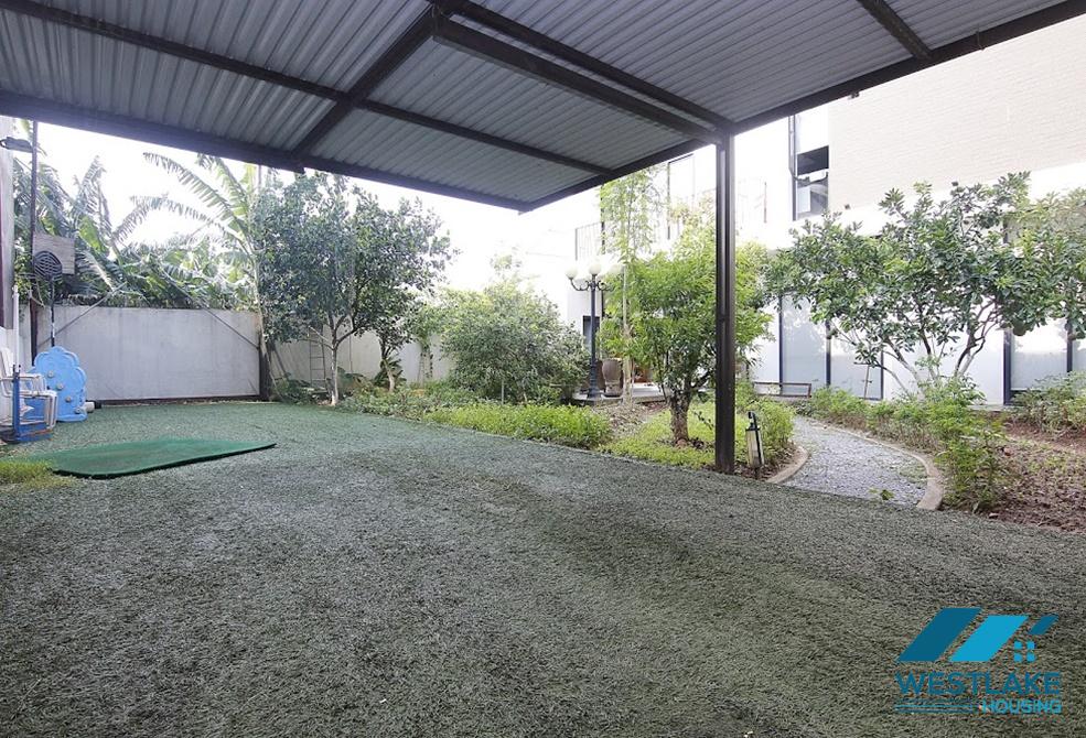 Nhà đẹp có sân vườn cho thuê tại khu vực Long Biên