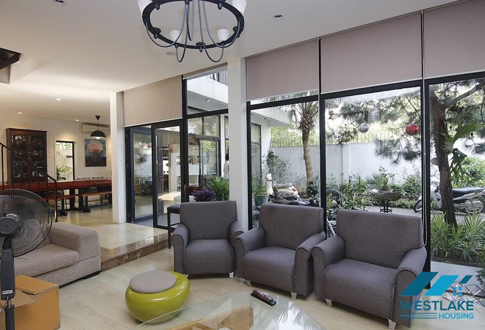 Nhà đẹp có sân vườn cho thuê tại khu vực Long Biên