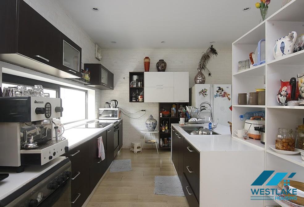 Nhà đẹp có sân vườn cho thuê tại khu vực Long Biên