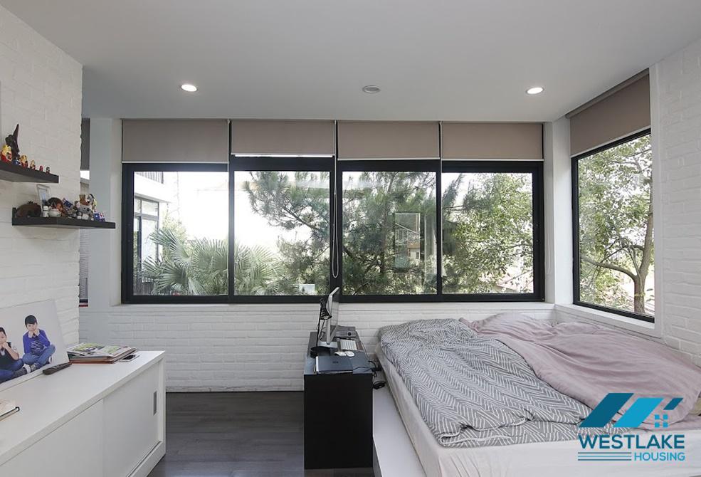 Nhà đẹp có sân vườn cho thuê tại khu vực Long Biên