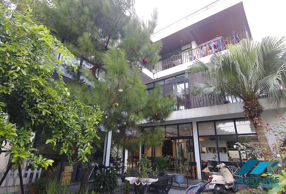 Nhà đẹp có sân vườn cho thuê tại khu vực Long Biên