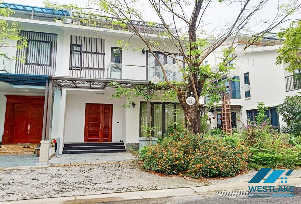 Biệt thự thiết kế sang trọng, trang trí riêng biệt có sân vườn đẹp cho thuê tại huyện Văn Giang