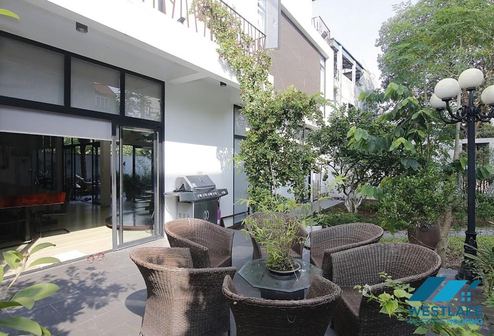 Beautiful house with garden for rent in Long Bien area