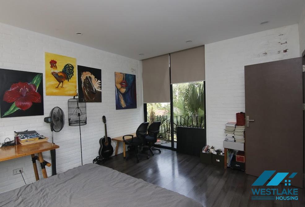 Beautiful house with garden for rent in Long Bien area