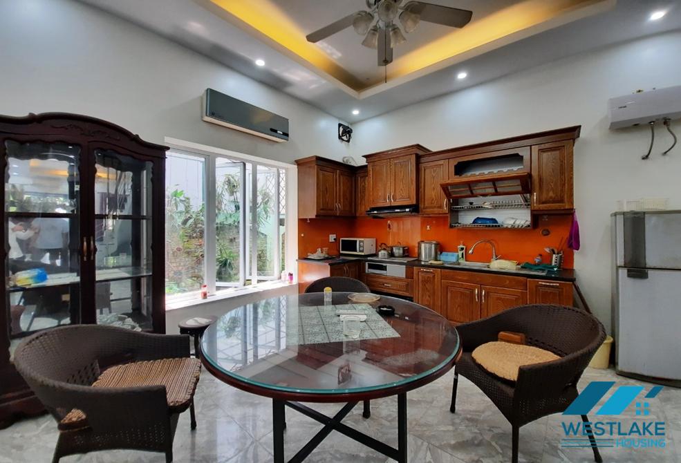 A little house with small garden for rent in Long Bien district