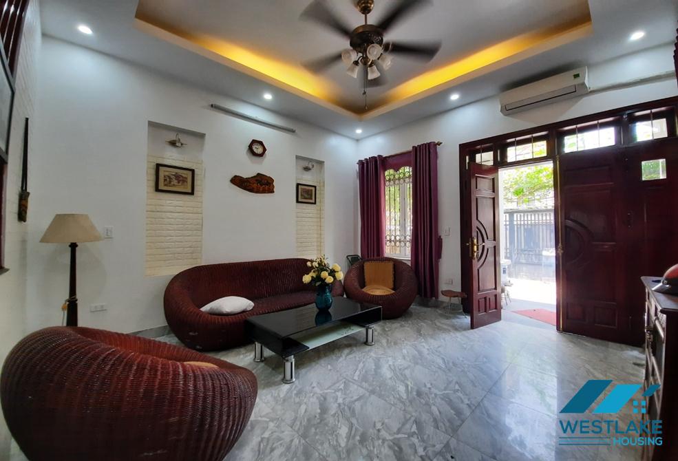 A little house with small garden for rent in Long Bien district