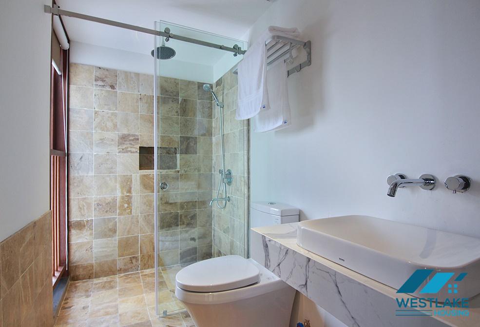 Cho Chuê Căn Hộ  2 Phòng Ngủ Đẹp Thoáng Sáng, Ban Công Rông View Hồ Tại Trung Tâm Tây Hồ, Hà Nội