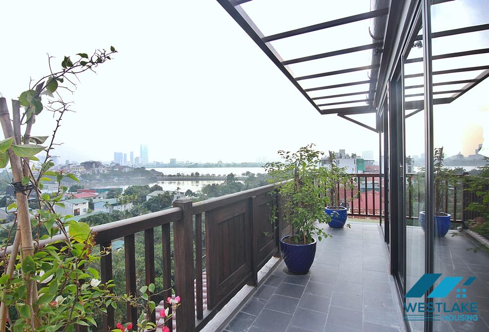 Cho Chuê Căn Hộ  2 Phòng Ngủ Đẹp Thoáng Sáng, Ban Công Rông View Hồ Tại Trung Tâm Tây Hồ, Hà Nội