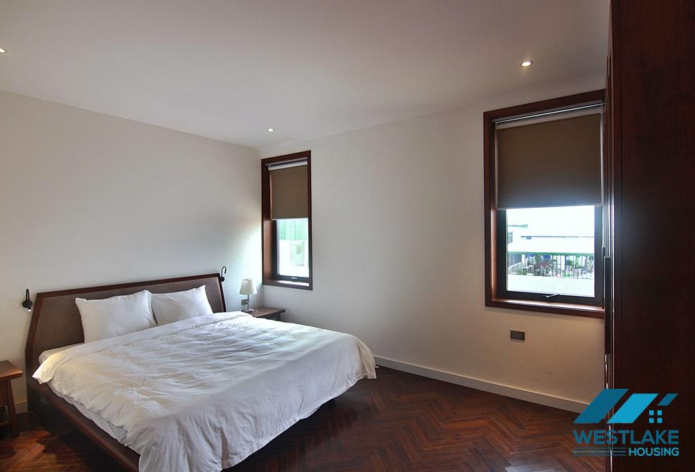 Căn Hộ 2 Phòng Ngủ Mới View Hồ Tuyệt Đẹp Cho Thuê Tại Đặng Thai Mai, Tây Hồ