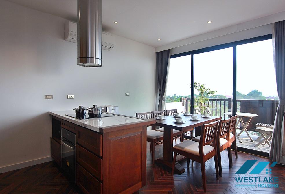 Căn Hộ 2 Phòng Ngủ Mới View Hồ Tuyệt Đẹp Cho Thuê Tại Đặng Thai Mai, Tây Hồ