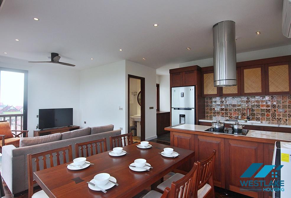 Căn Hộ 2 Phòng Ngủ Mới View Hồ Tuyệt Đẹp Cho Thuê Tại Đặng Thai Mai, Tây Hồ
